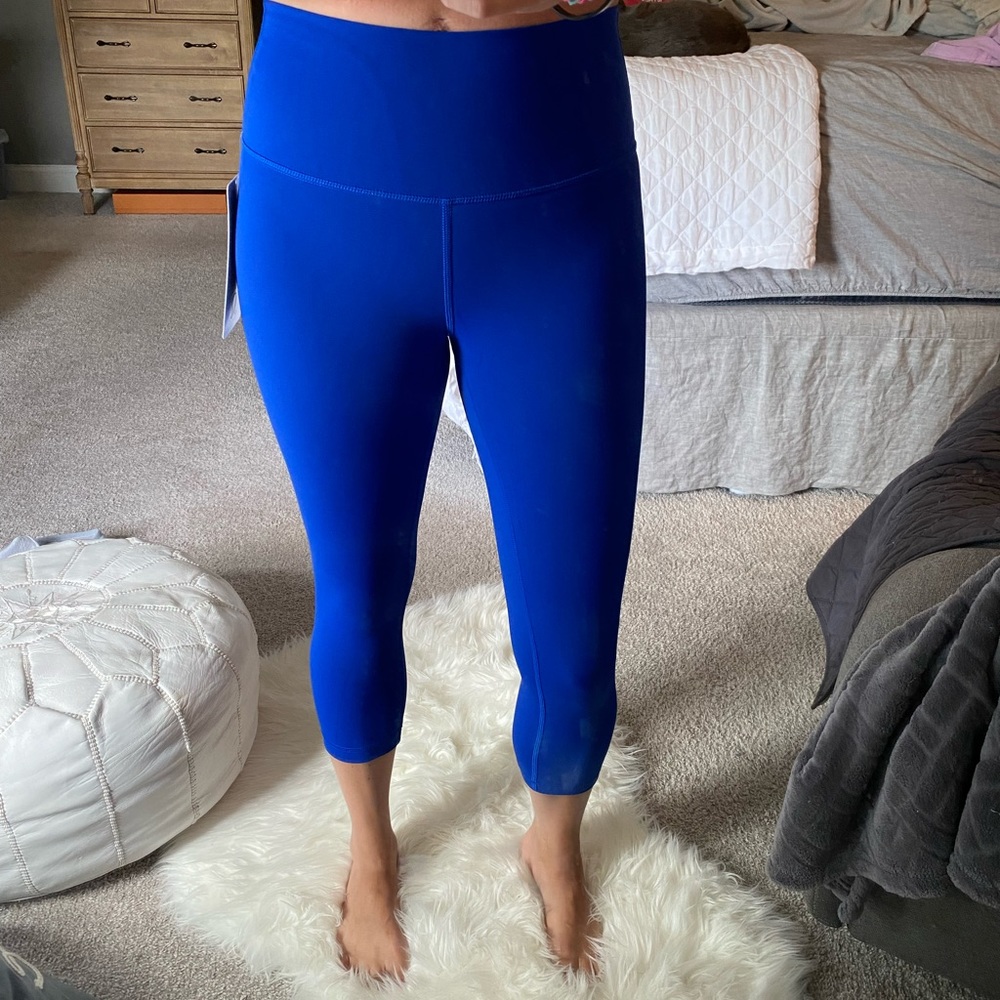 Lululemon wonder under crop blue leggings size 6